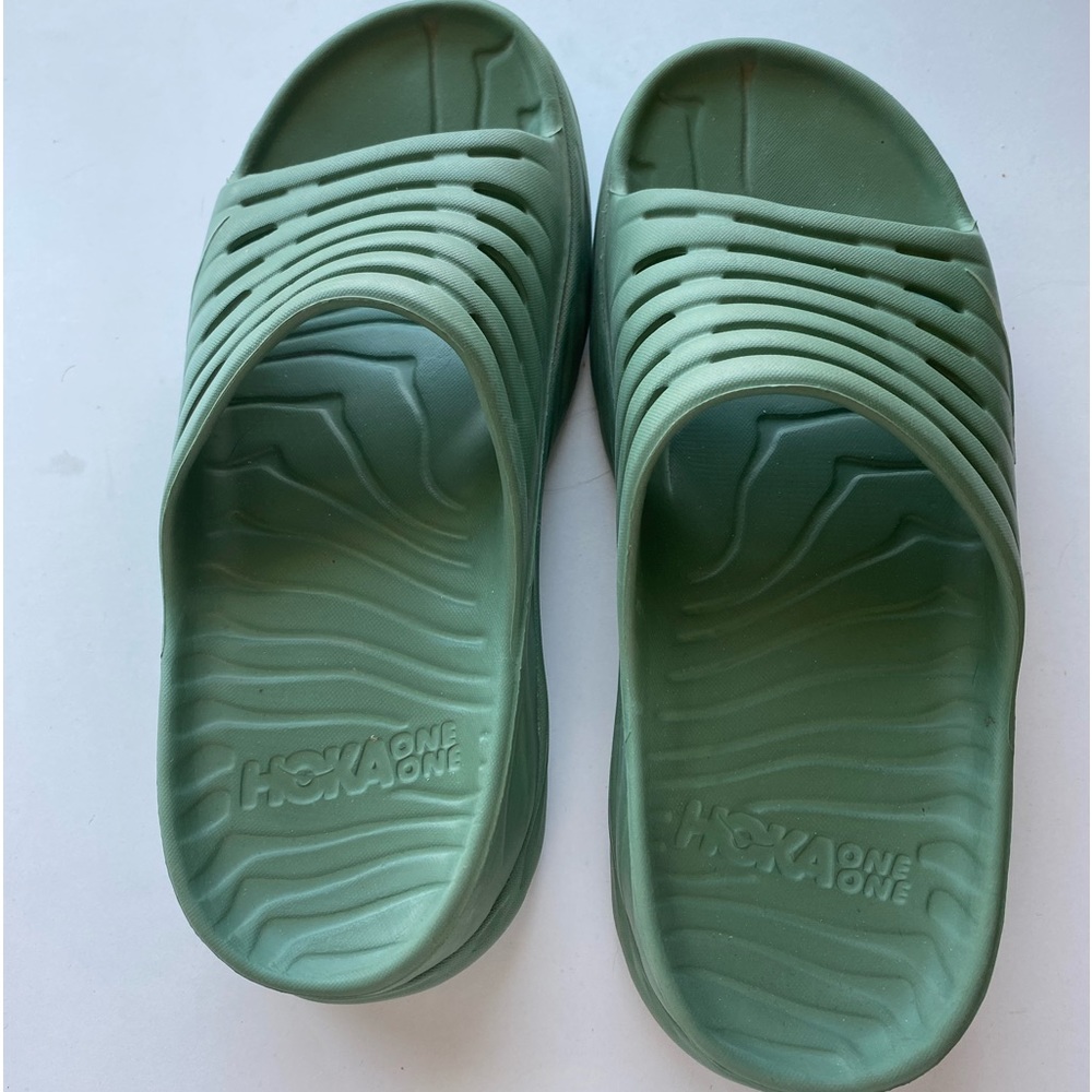 Hoka one sandals size 10. Barely worn recovery sandals